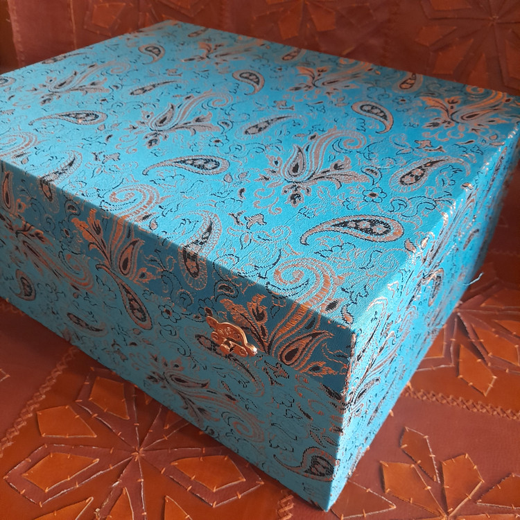 جعبه هدیه صندوقچه ای ترمه برنگ آبی فیروزه ای